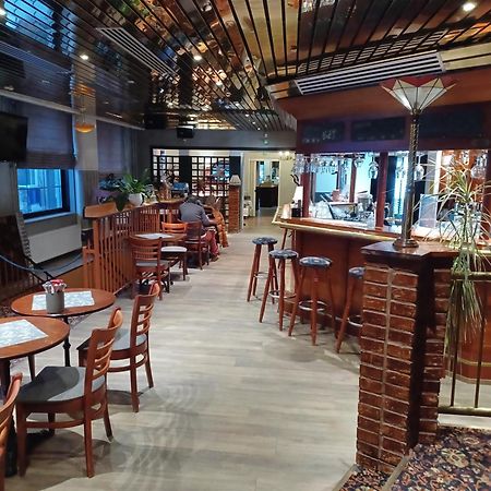 Hotel Mestarin Kievari Кемиярви Экстерьер фото