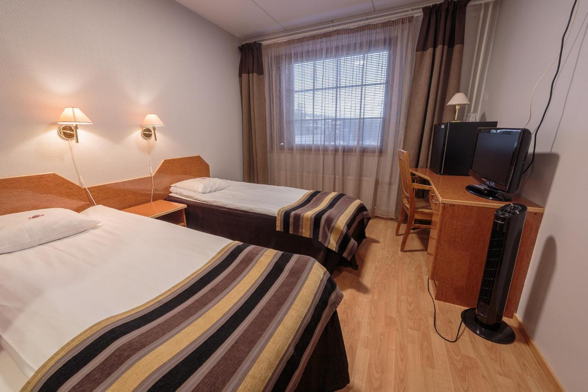 Hotel Mestarin Kievari Кемиярви Экстерьер фото